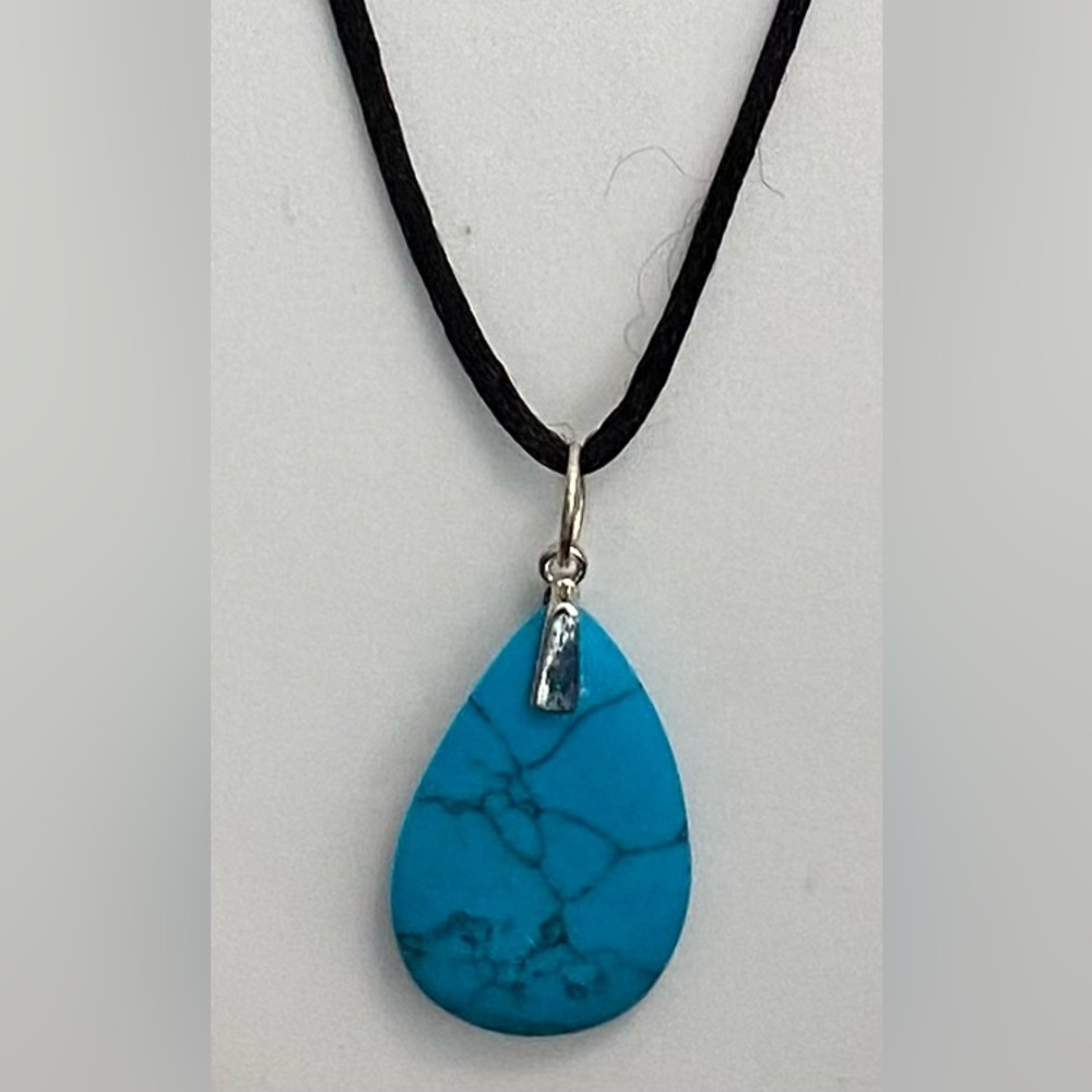 Gemstone necklace NEW